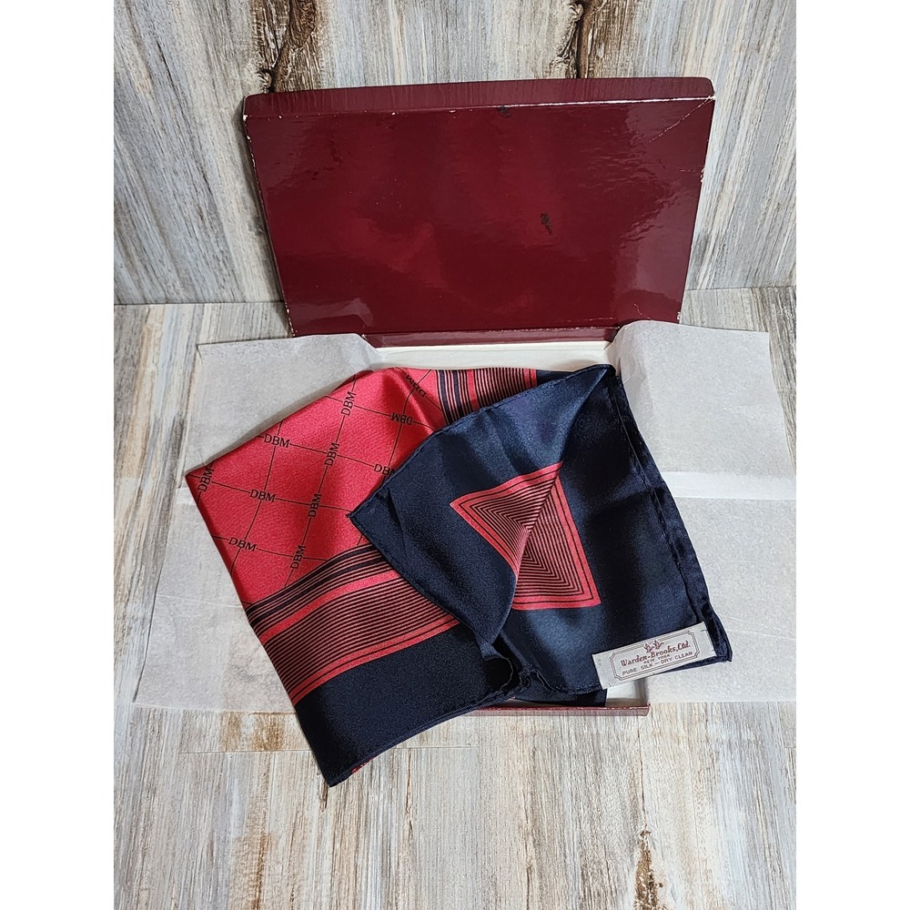 NEW‎ Warden Brooks Ltd Red Black Silk Geometric Pattern Pocket Square